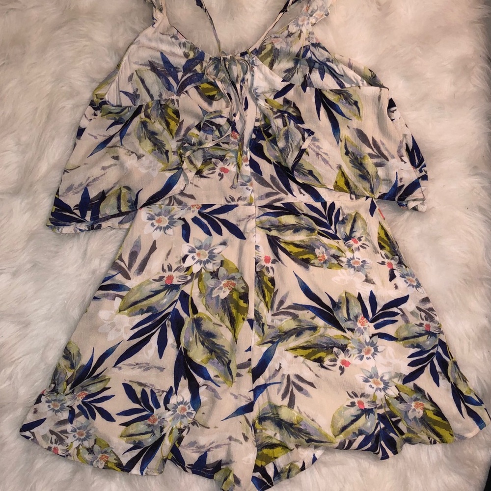 Tropical Ruffle Romper - Picture 2 of 2